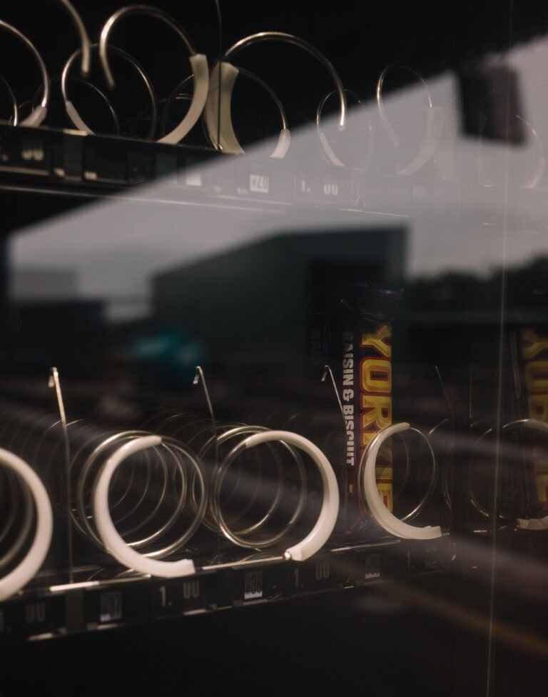 Why are vending machines considered the future of new retail?